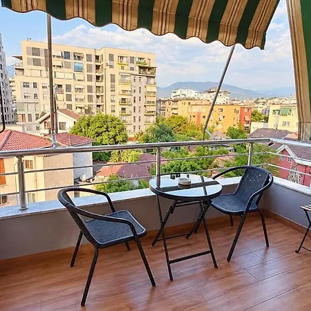 Modern 2br Near New Bazaar Walk To Center *