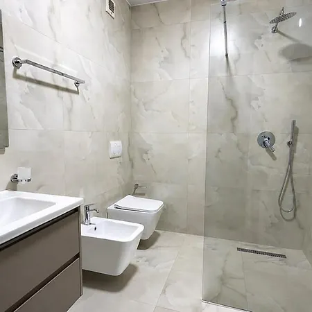 Modern 2br Near New Bazaar Walk To Center Tirana
