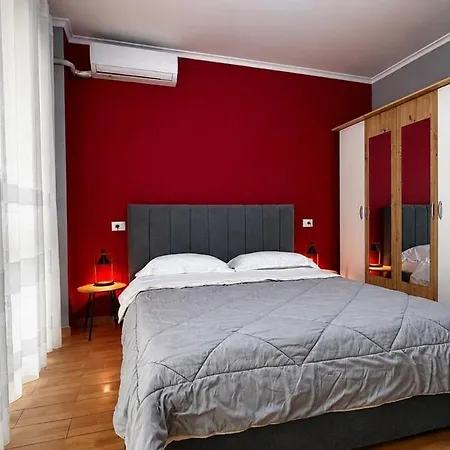 Modern 2br Near New Bazaar Walk To Center Apartamento