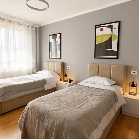 Modern 2br Near New Bazaar Walk To Center Apartamento *