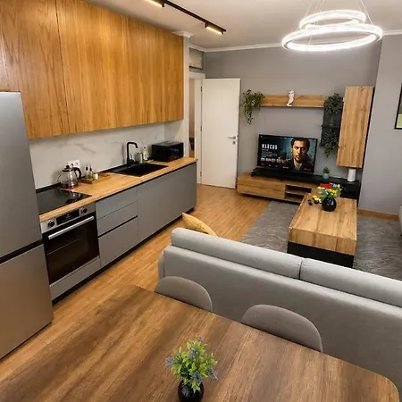 Modern 2br Near New Bazaar Walk To Center Apartamento