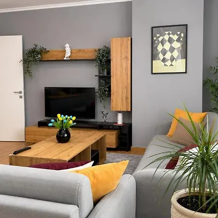 Modern 2br Near New Bazaar Walk To Center
